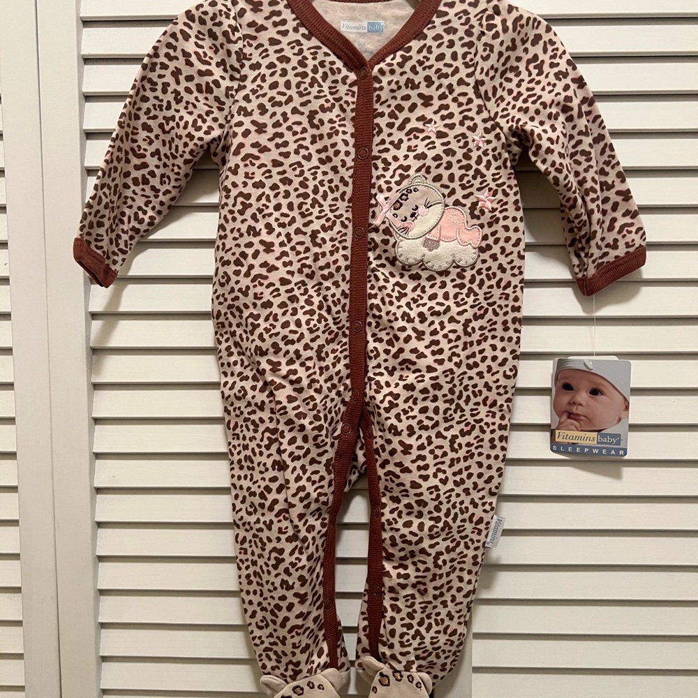 Adorable Kitten Appliquéd Sleeper Outfit